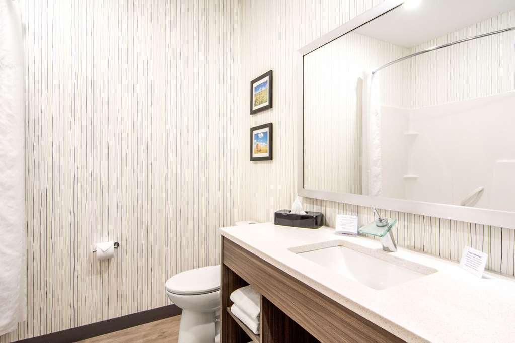 נורת' בטלפורד Comfort Inn & Suites מראה חיצוני תמונה