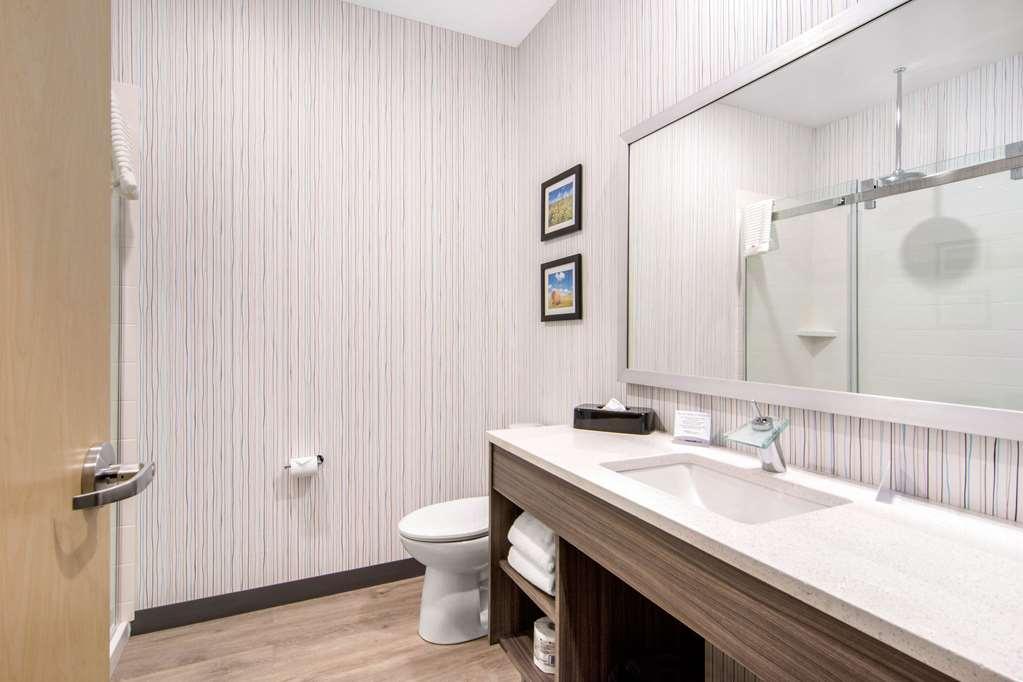 נורת' בטלפורד Comfort Inn & Suites מראה חיצוני תמונה