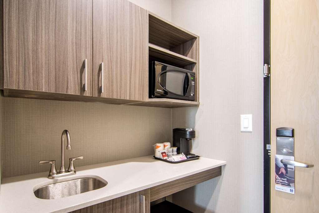 נורת' בטלפורד Comfort Inn & Suites חדר תמונה