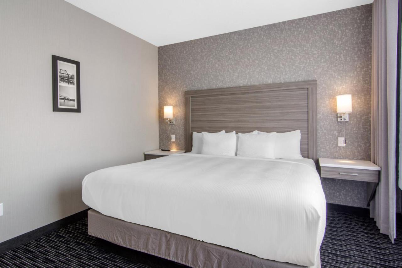 נורת' בטלפורד Comfort Inn & Suites מראה חיצוני תמונה