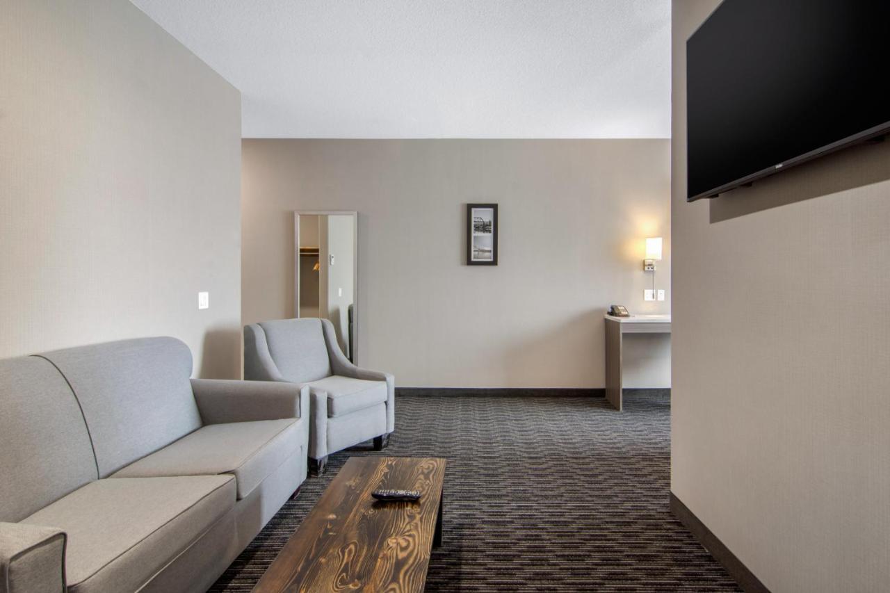 נורת' בטלפורד Comfort Inn & Suites מראה חיצוני תמונה