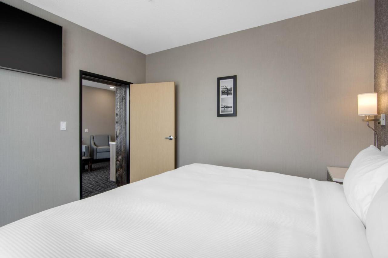 נורת' בטלפורד Comfort Inn & Suites מראה חיצוני תמונה