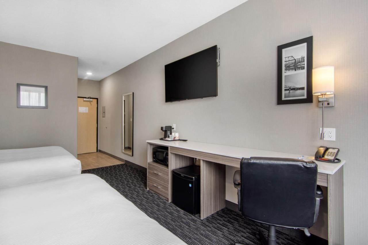 נורת' בטלפורד Comfort Inn & Suites מראה חיצוני תמונה