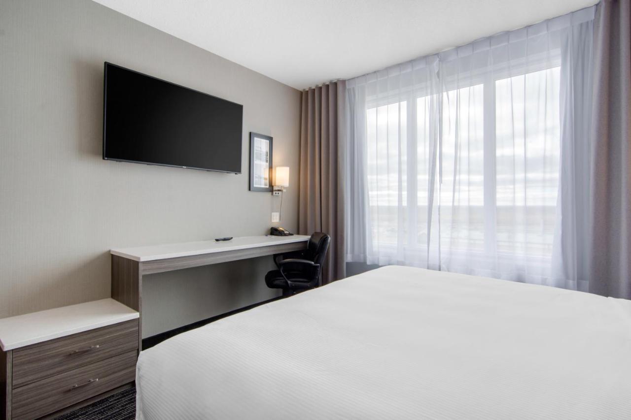 נורת' בטלפורד Comfort Inn & Suites מראה חיצוני תמונה
