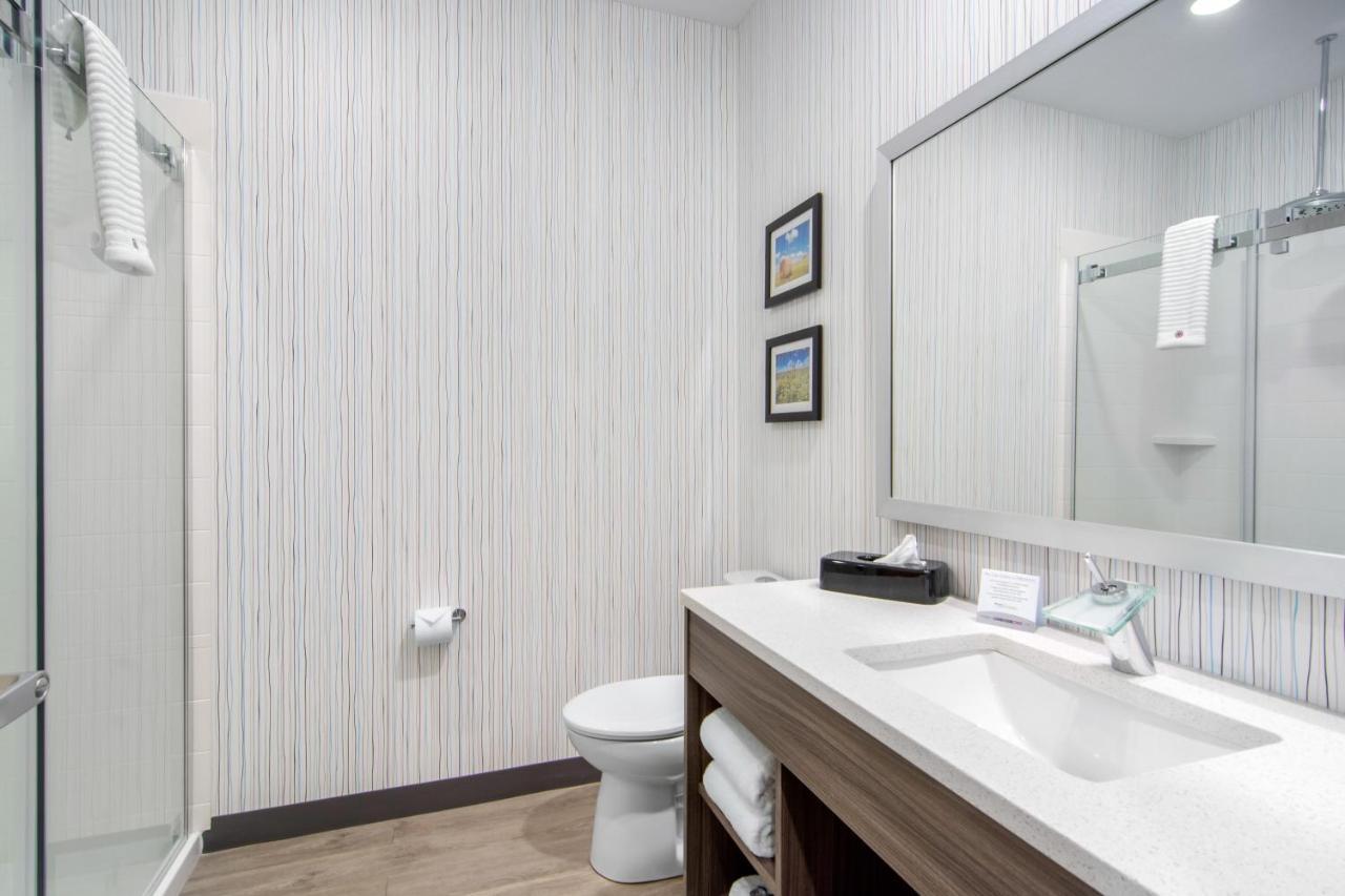 נורת' בטלפורד Comfort Inn & Suites מראה חיצוני תמונה