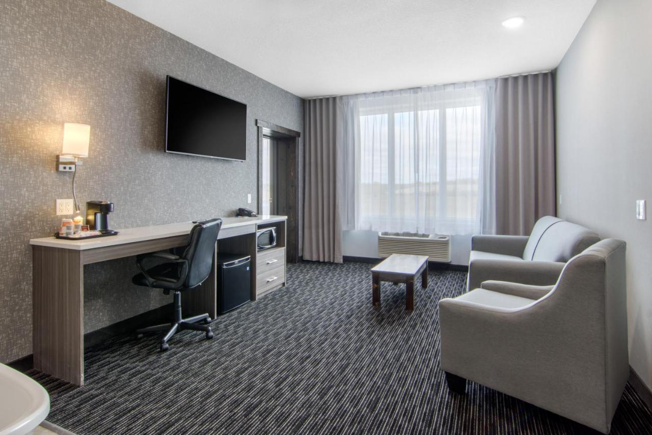 נורת' בטלפורד Comfort Inn & Suites מראה חיצוני תמונה
