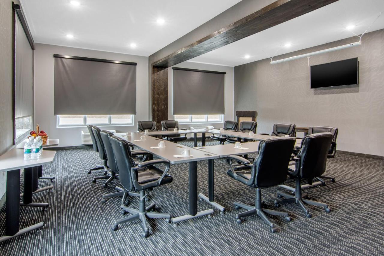 נורת' בטלפורד Comfort Inn & Suites מראה חיצוני תמונה